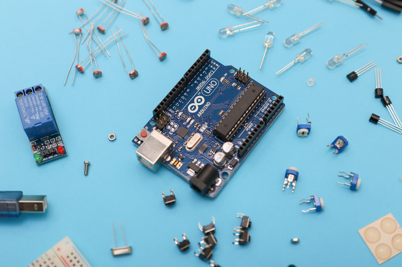 Arduino circuit board for electronics tinkering